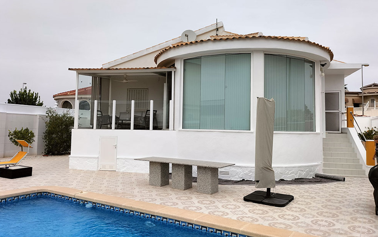 Why Is Exterior Spray Painting the Best Method for a Smooth Finish?