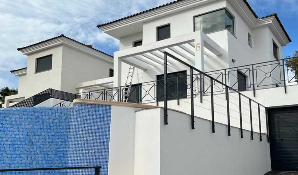 Exterior House Painting in Costa del Sol? Choose a Long-Life Weatherproof Wall Coating