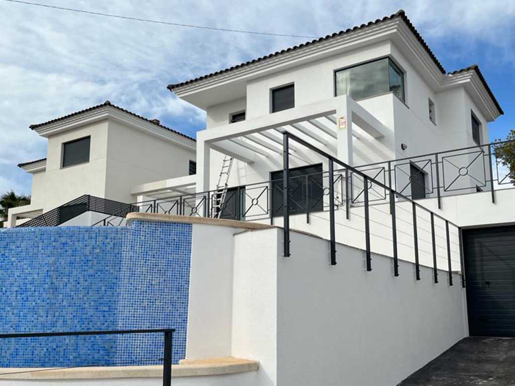 Exterior House Painting in Costa del Sol? Choose a Long-Life Weatherproof Wall Coating